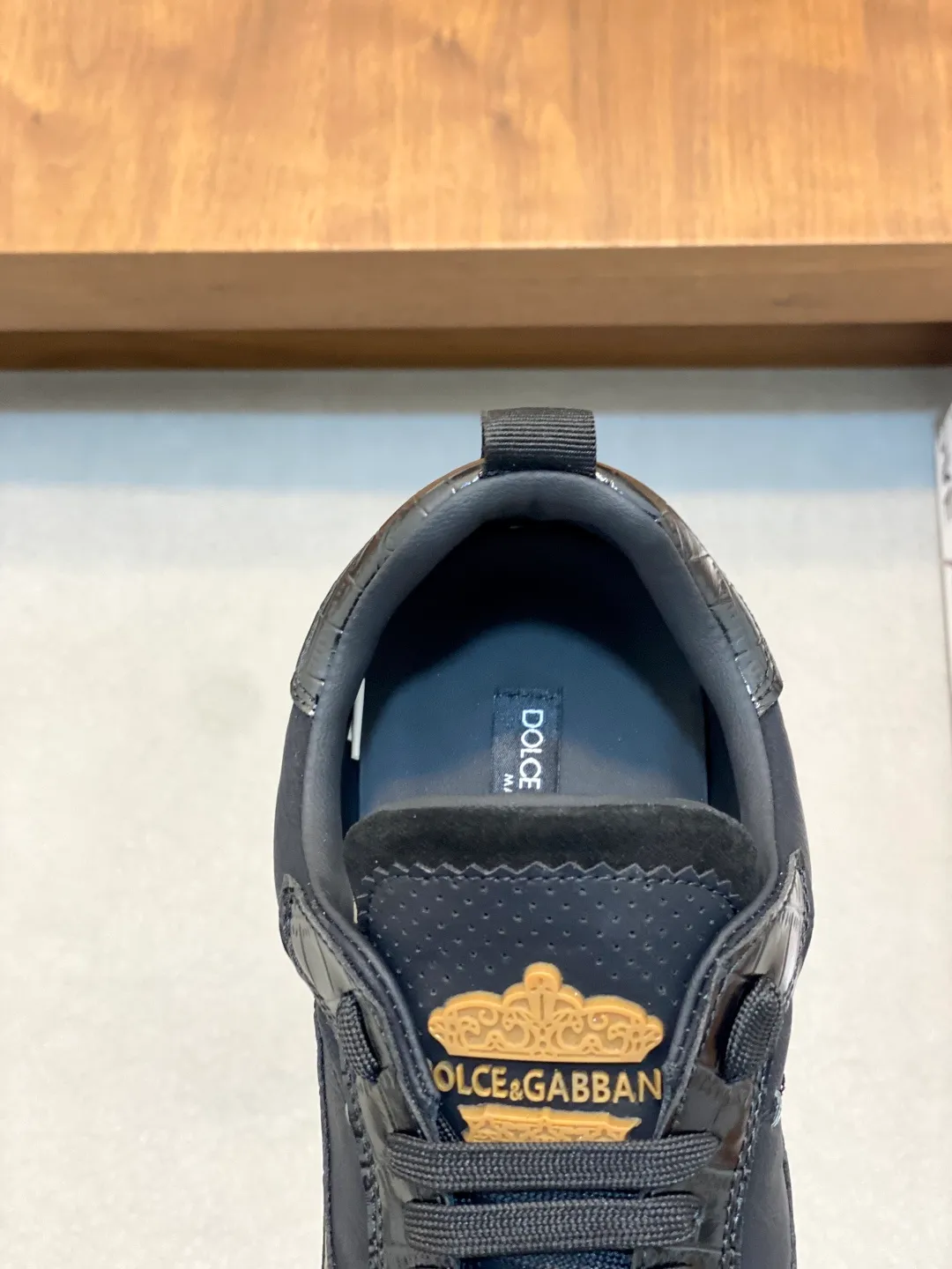 Men's shoes 💰580 2025👉D&G calfskin logo men's casual shoes. As a symbol of exquisite craftsmanship and exquisite details, it is newly embellished with the electroplated DG logo, and high-frequency technology creates a three-dimensional silhouette. Imported cowhide upper + cowhide lining + original rubber outsole 😎😎😎, hand-sewing technology, a must-have item for summer ✈️✈️✈️ Size: 39-44 (38.45 46 customized)